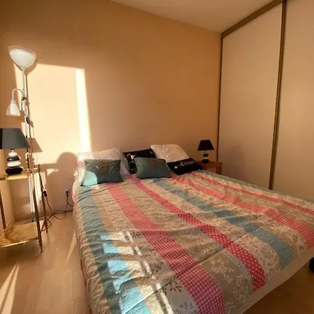 3 Pieces Proche De La Avec Parking - Fr-1-494-146 *